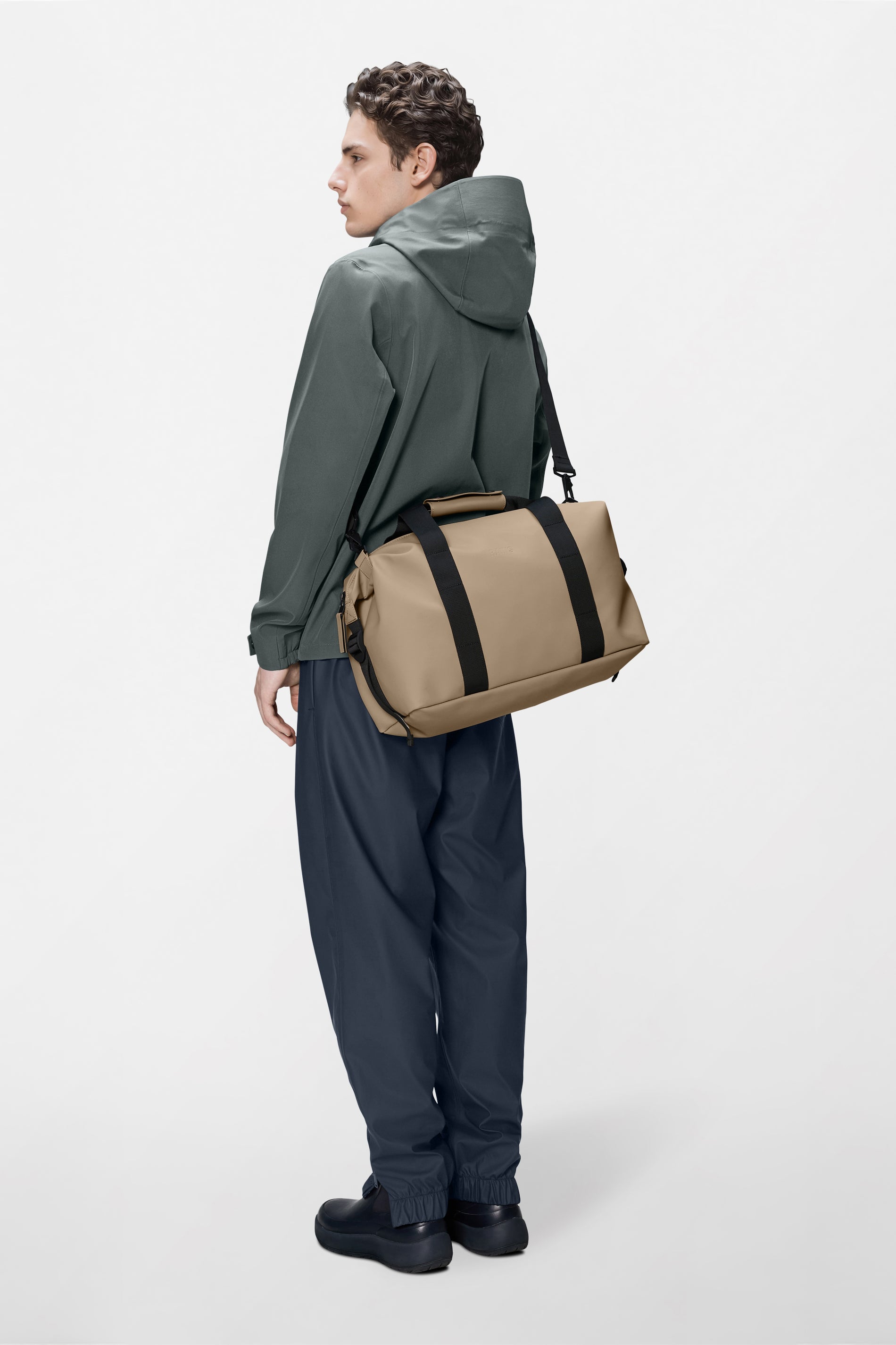 RAINS Hilo Weekend Bag Small Beige 18L H26 x D20 x W40 cm Weekender